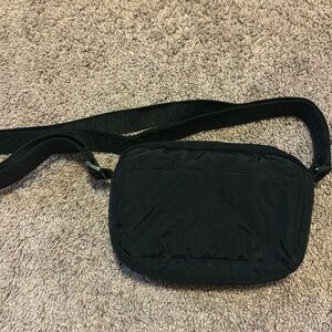 BAGGU crossbody camera bag